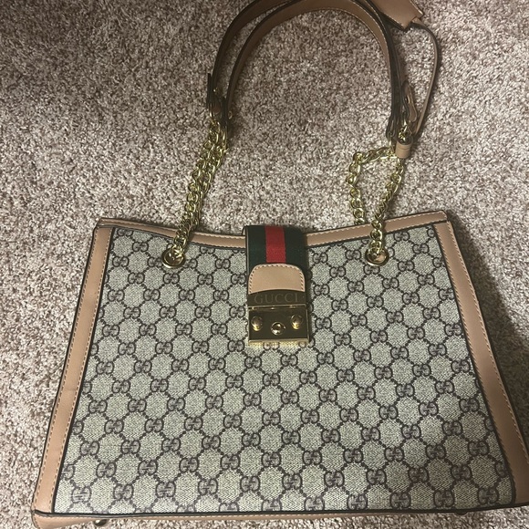 Gucci Handbags - Gucci purse